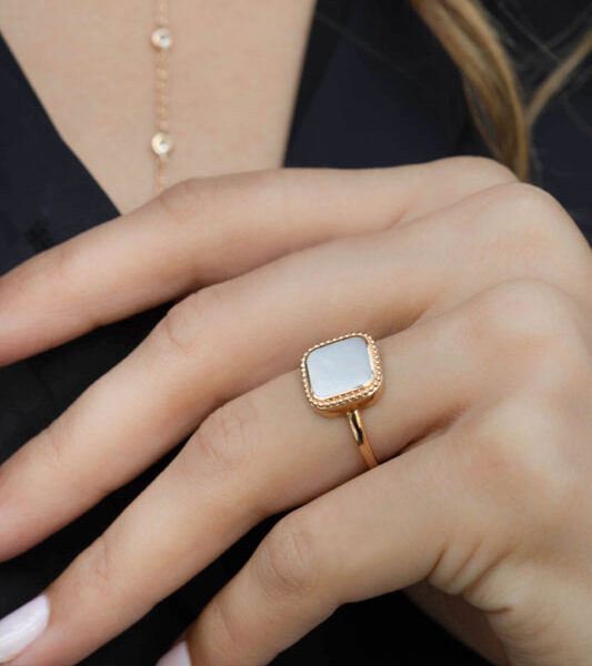 Mannequin-Femme-Bijoux-(32)